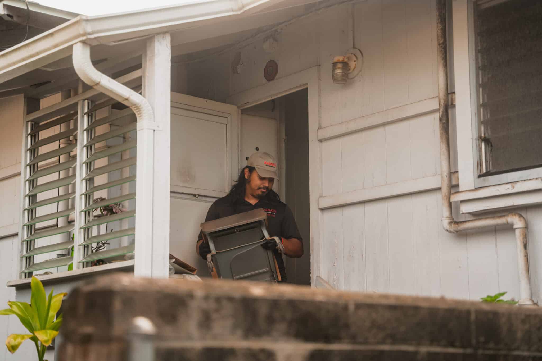 Comprehensive Cleanouts Apartment Cleanouts Across in Oahu | Kana'i's Junk Removal